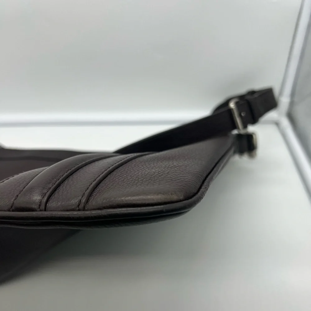 GUCCI Men's 233329 Dark Brown Pebbled Leather Adjustable Messenger Crossbody Bag - Picture 7 of 17